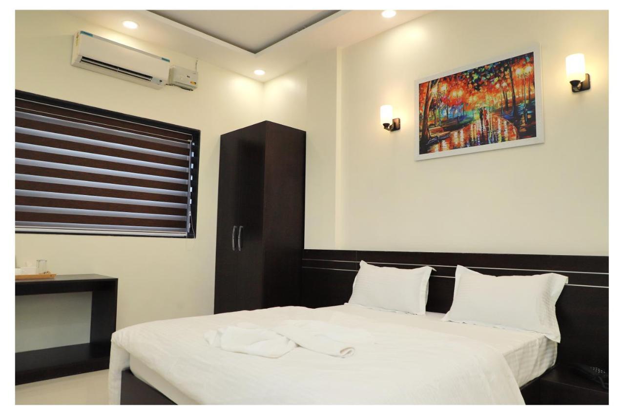 Hotel Opal Plaza Executive Waluj Buzurg Zewnętrze zdjęcie