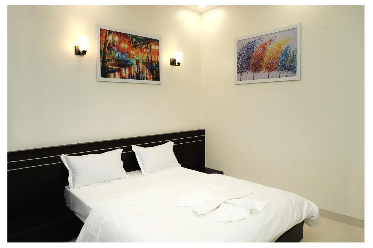 Hotel Opal Plaza Executive Waluj Buzurg Zewnętrze zdjęcie