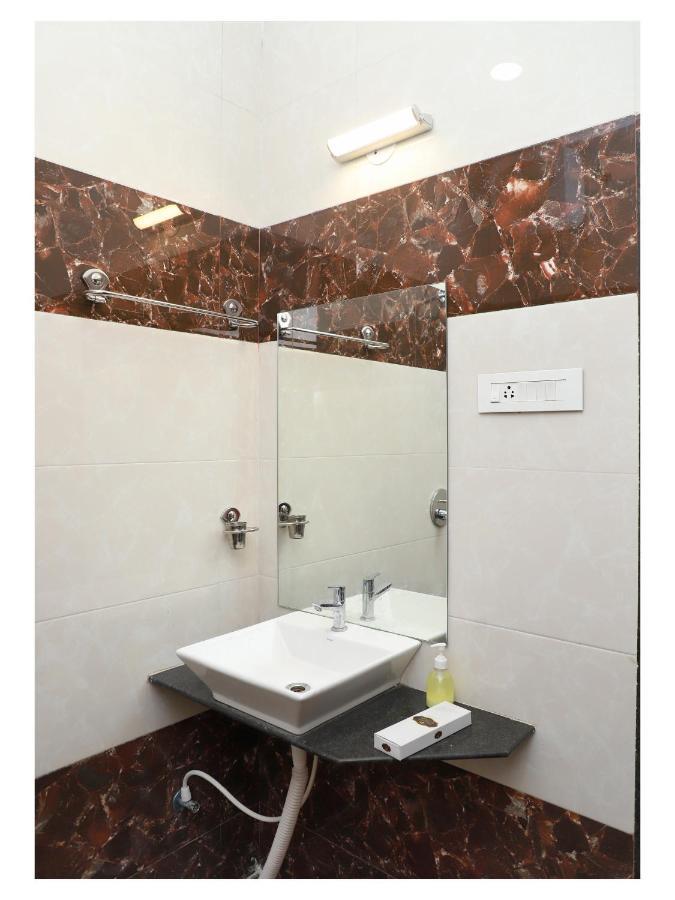 Hotel Opal Plaza Executive Waluj Buzurg Zewnętrze zdjęcie
