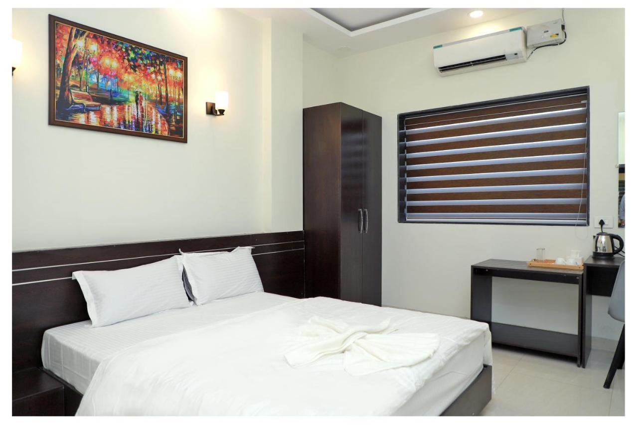 Hotel Opal Plaza Executive Waluj Buzurg Zewnętrze zdjęcie