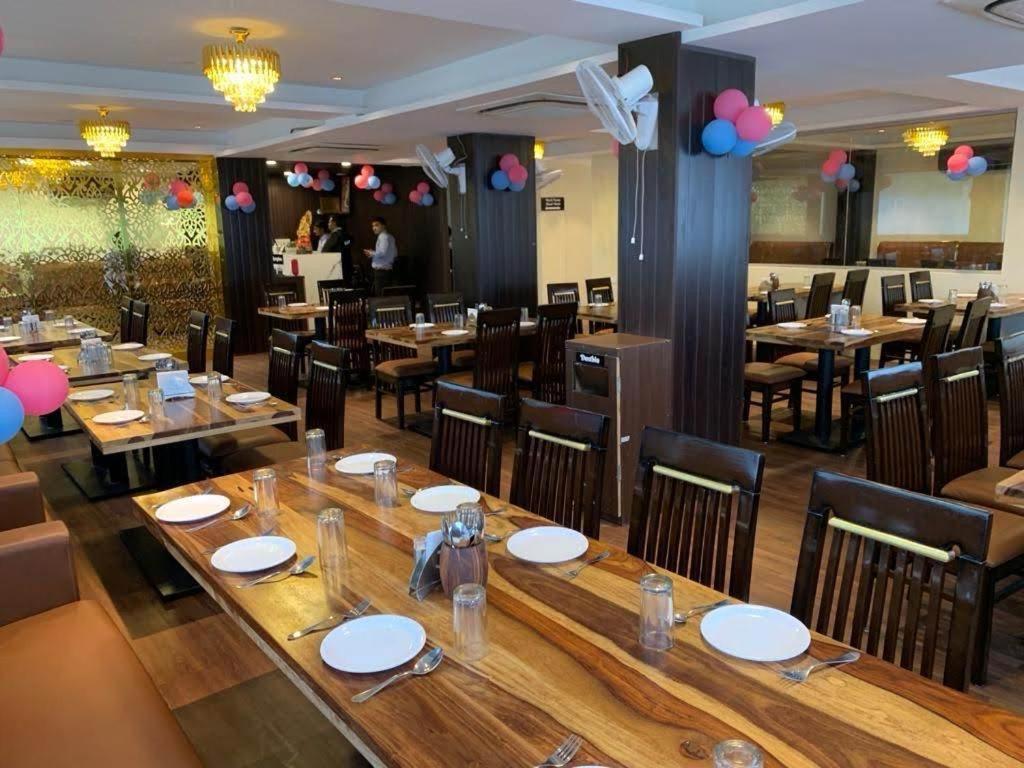 Hotel Opal Plaza Executive Waluj Buzurg Zewnętrze zdjęcie