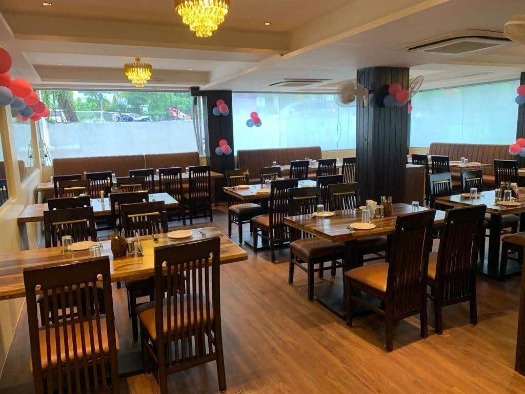 Hotel Opal Plaza Executive Waluj Buzurg Zewnętrze zdjęcie