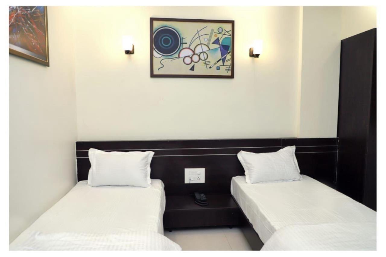 Hotel Opal Plaza Executive Waluj Buzurg Zewnętrze zdjęcie