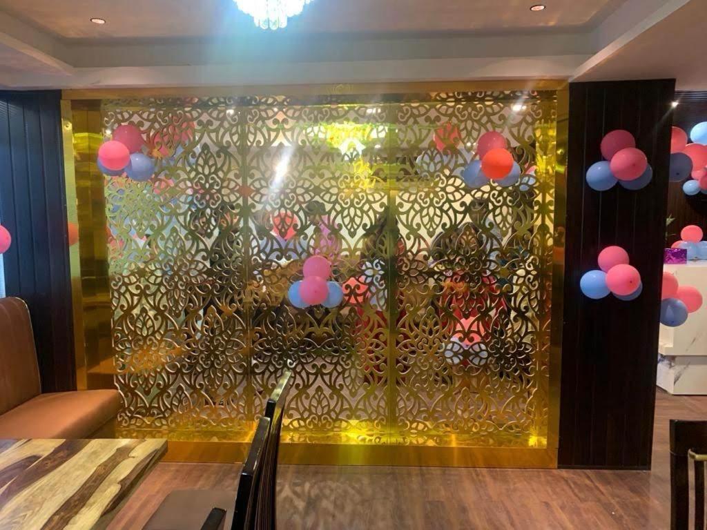Hotel Opal Plaza Executive Waluj Buzurg Zewnętrze zdjęcie